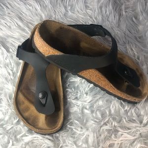 Birkenstocks Gizeh Size 37 (6.5) Black